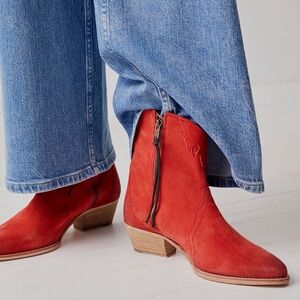 Free People New Frontier Western Cowboy Boots in Coral Fusion Size 40